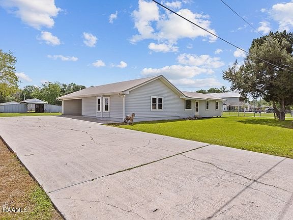 5th image of 935 Patricia St