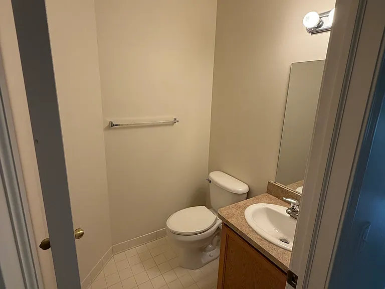 102 Riversedge Dr — Photo 4