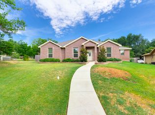 3325 Edelweiss Dr, Grand Prairie, TX 75052