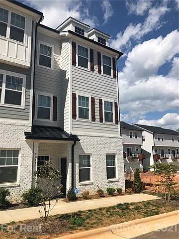 5013 Belmont Crossing Dr