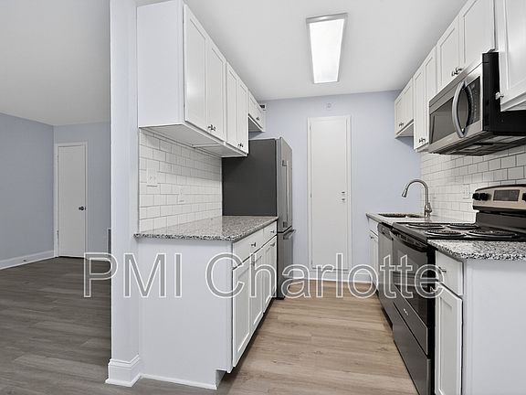 5th image of 831 McAlway Rd APT 4