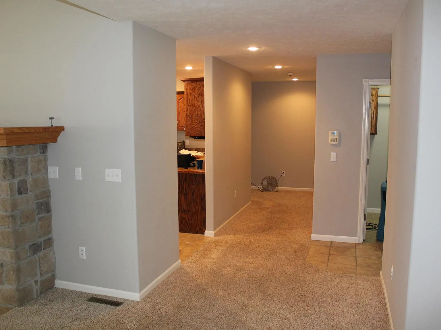 602 E Thornhill Dr — Photo 3