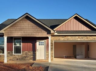 279 R C Thompson Rd, Chesnee, SC 29323