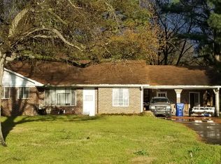 516 N Main St, England, AR 72046