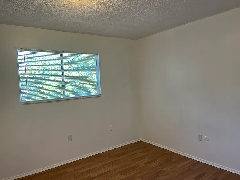 Completely Renovated Upstairs 2 Bedroom in NE Heights — Photo 18