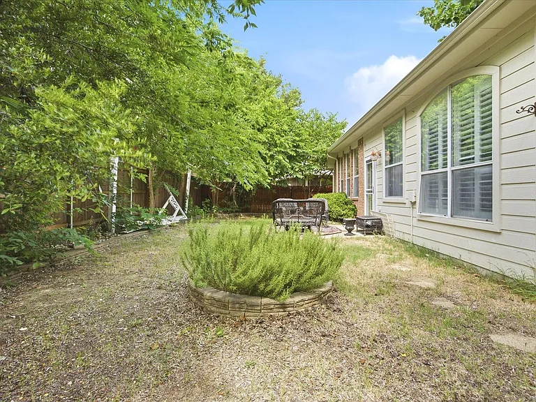 5101 Stonecrest Dr — Photo 17