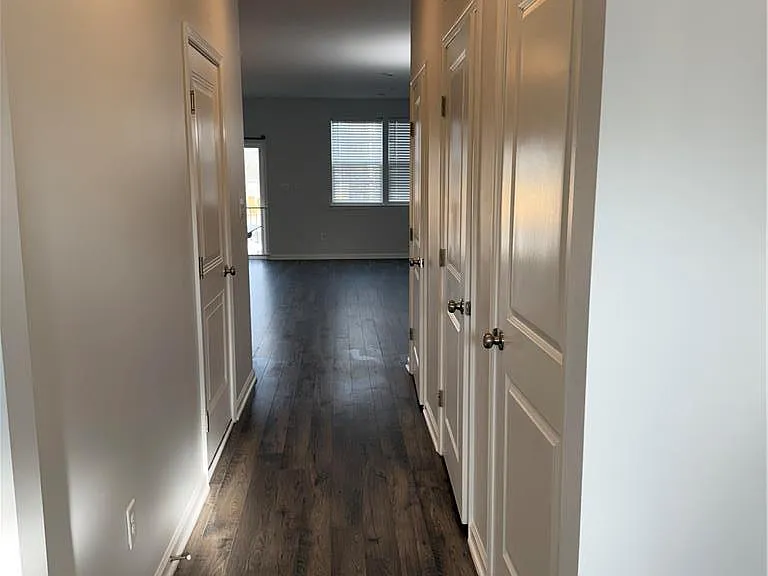 1077 Turnstone Dr — Photo 3
