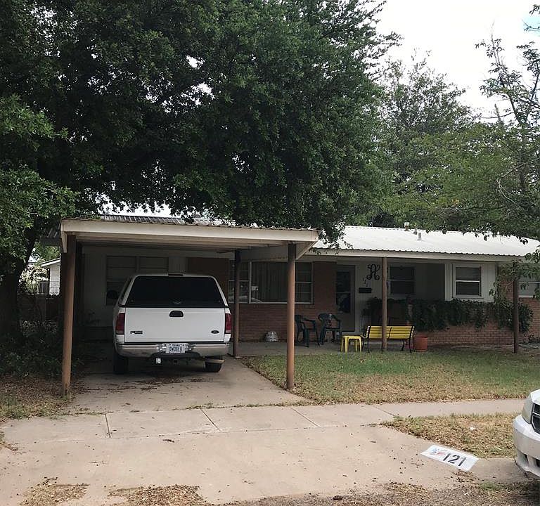 1st image of 121 S Avenue H