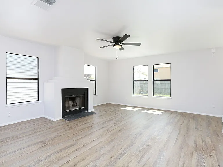 6870 Flaming Ridge Dr — Photo 9