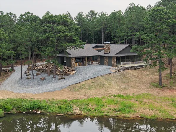 28574 Pocohontas Rd, Wister, OK 74966