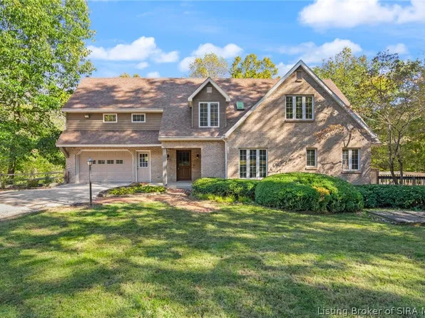 925 W Oakwood Ln, Paoli, IN 47454