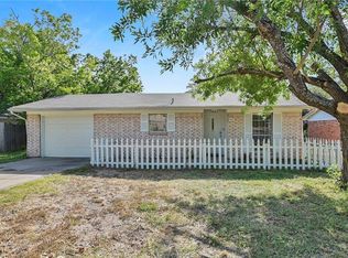1411 Broadmoor Dr, Bryan, TX 77802