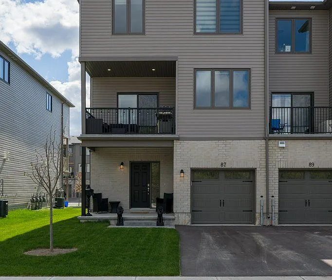 87 Buchanan Ave — Photo 1