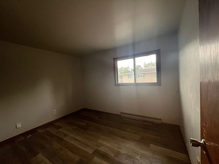 909 Genrich St — Photo 5