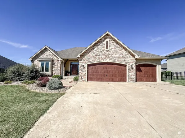 3608 Eastridge Cir, Manhattan, KS 66503