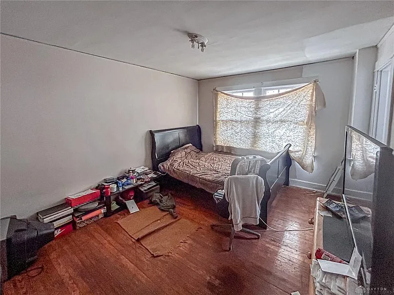 466-468 Allwen Dr — Photo 12