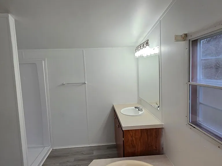 10544 Highway 6 — Photo 16