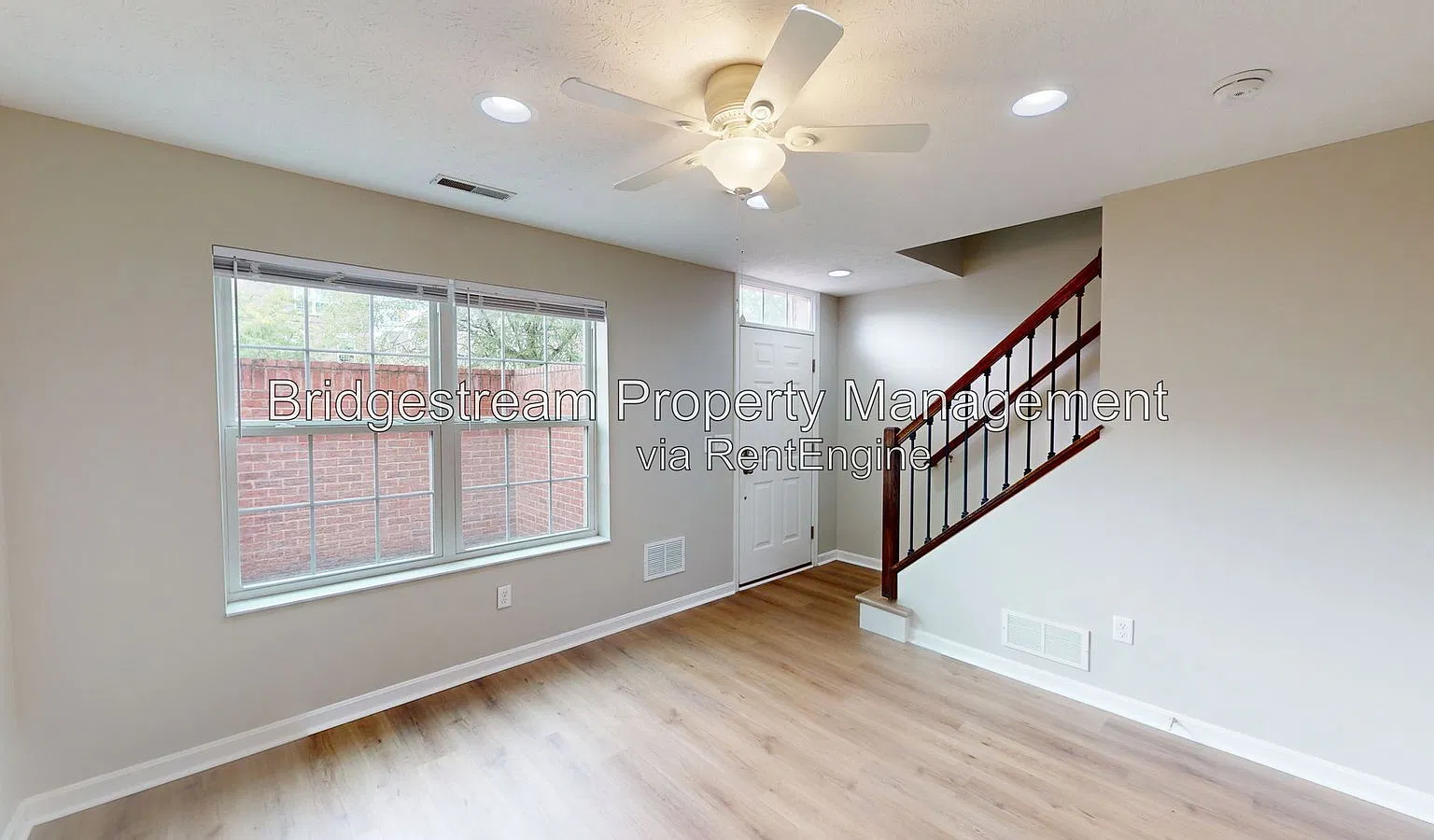2 bed, 1.5 bath, 1216 sqft, $2,095 — Photo 2
