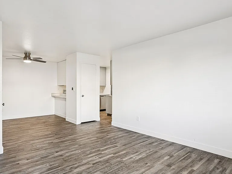 Interior 2x2