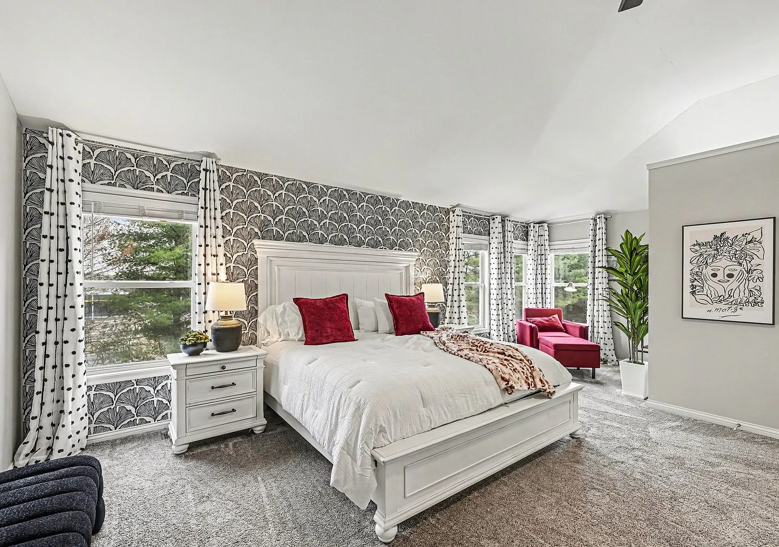 Freshly Renovated 4 Bedroom Home In Centerville OH — Photo 3