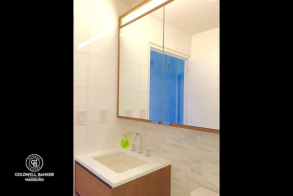 Rented by Coldwell Banker Warburg | media 13