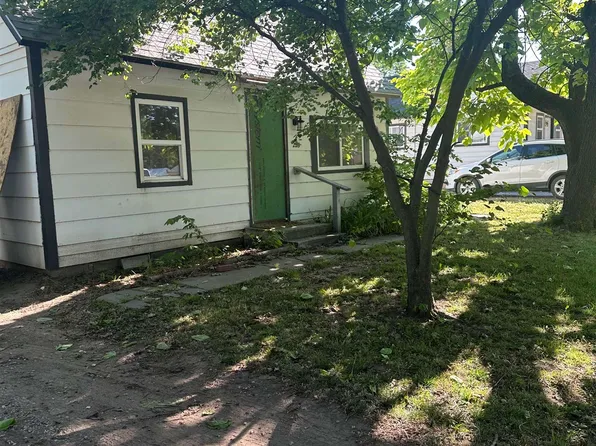 223 E 7th Ave, Belle Plaine, KS 67013