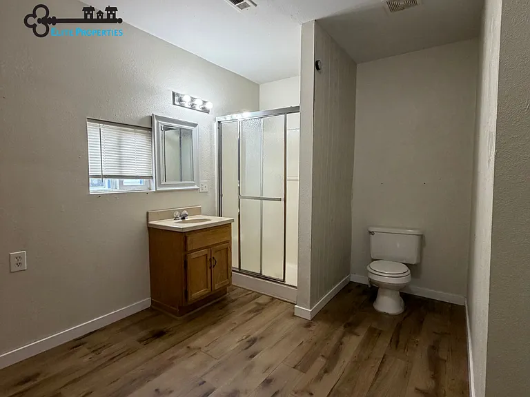 1205 S Market St — Photo 7