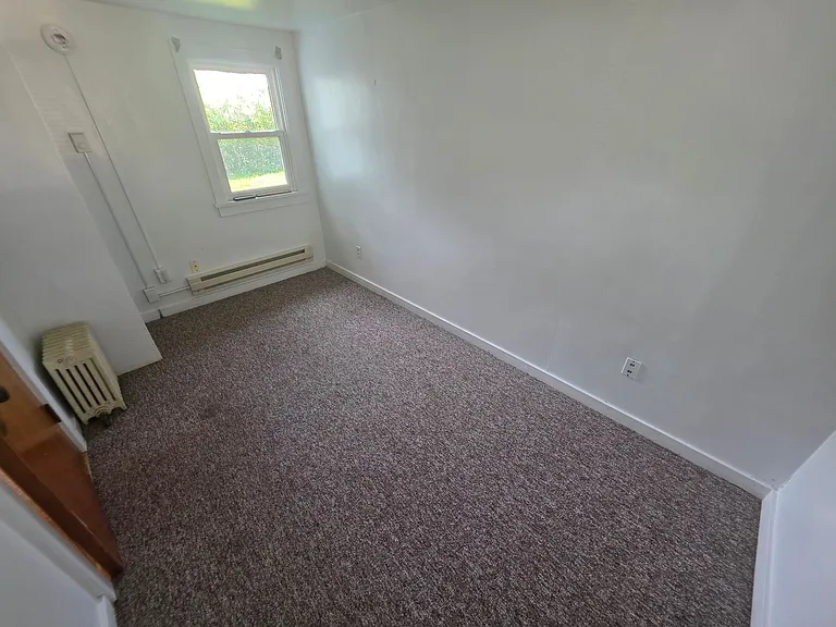 705 E Grand Ave — Photo 9