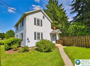 666 Point Phillips Rd, Bath, PA 18014