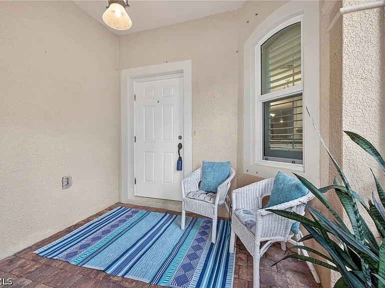 14214 Manchester Dr — Photo 4