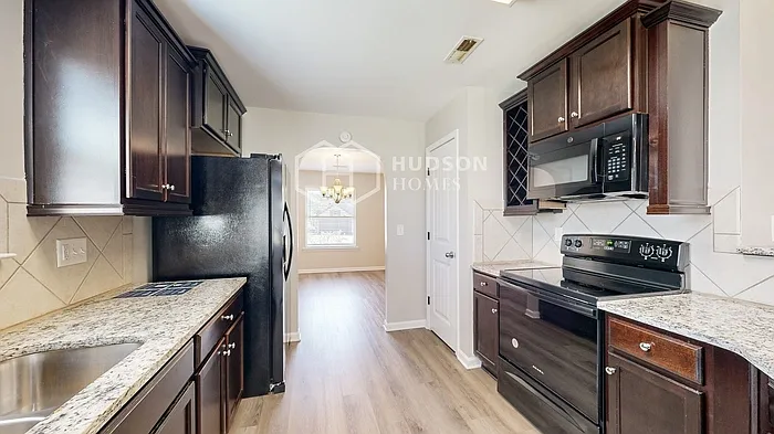 108 Hollow Ct — Photo 11
