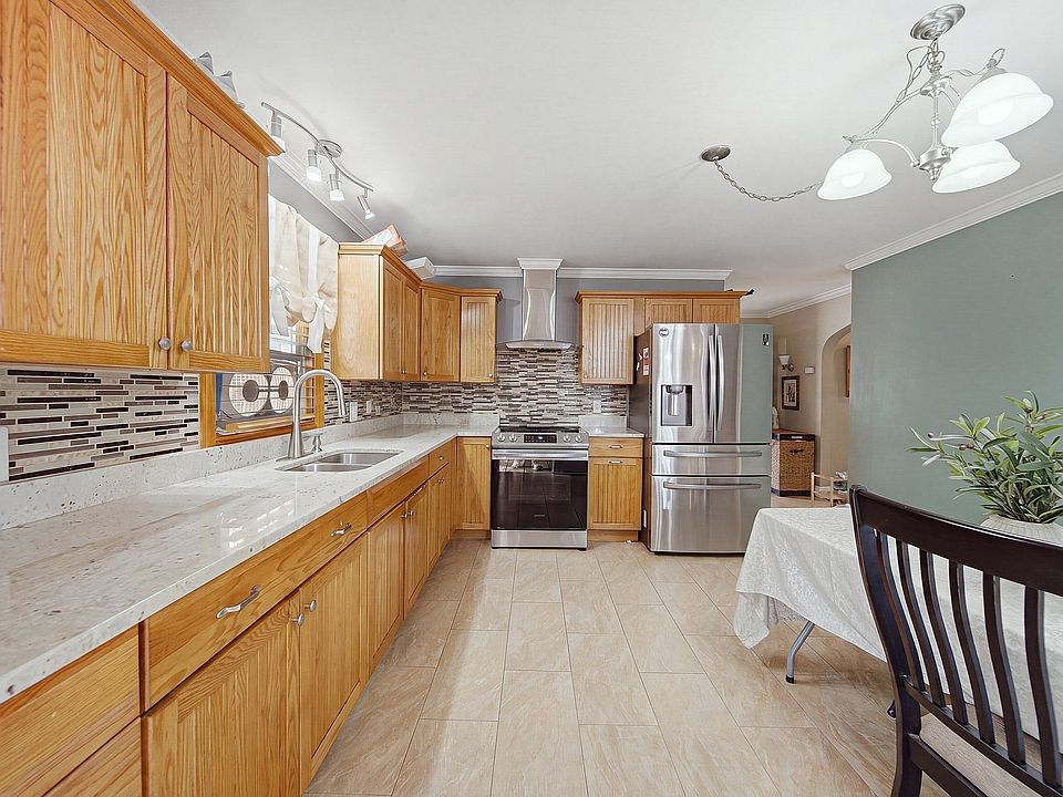 1st image of 120 Leroy Ave
