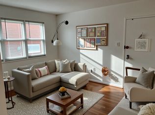 526 Kenyon St NW APT 104, Washington, DC 20010