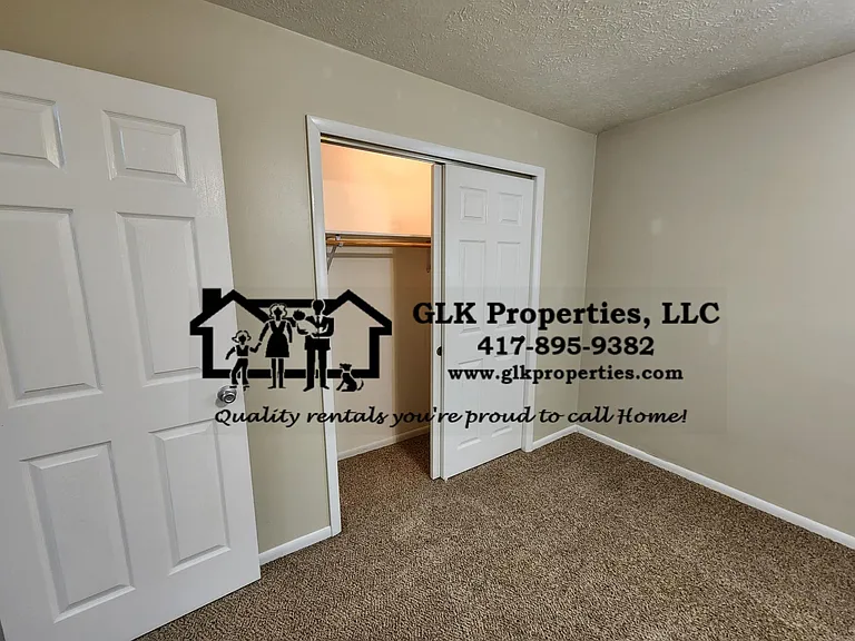 302 N Burton Ave — Photo 8