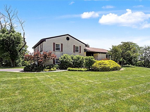 2nd image of 174 Marbrook Dr