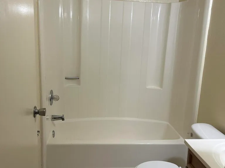 617 Ixoria Ave #15 — Photo 7