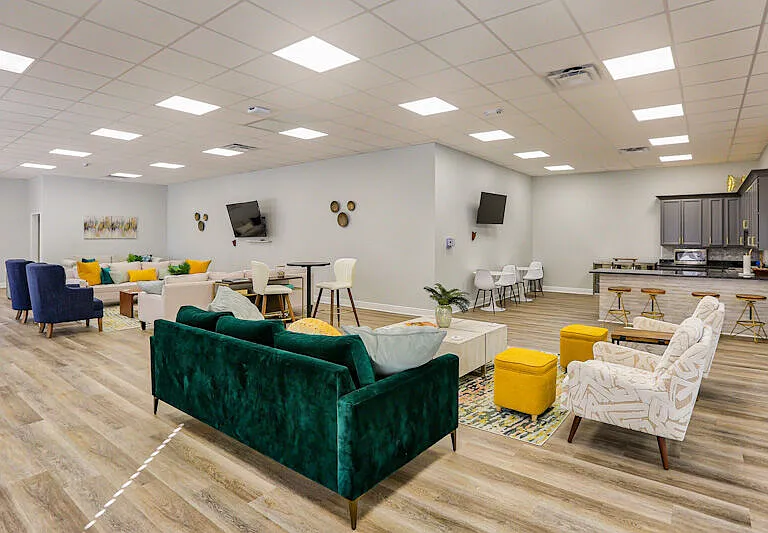 LTL Royal Palms Baton Rouge MT LLC — Photo 4