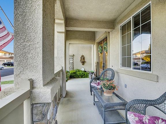 3rd image of 943 Rio Grande Drive