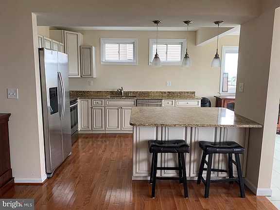 3rd image of 2116 Lake Dr