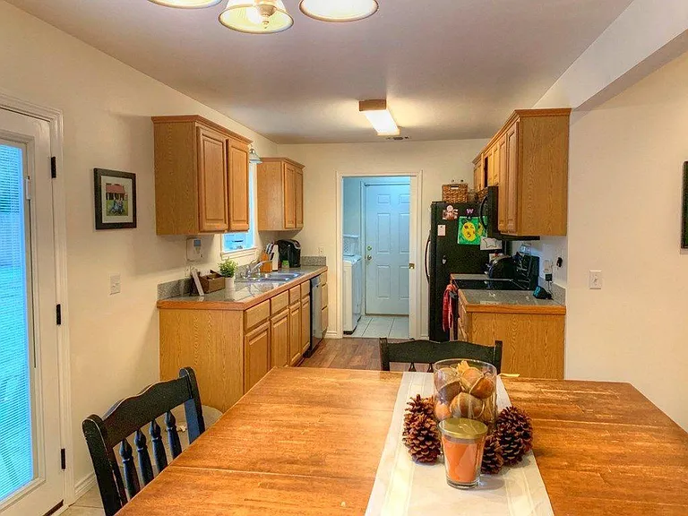 2512 Davisville Rd — Photo 3