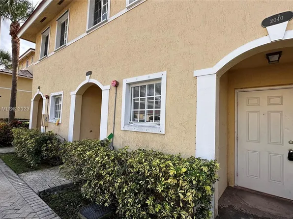 2040 NE 167th St #3-128, North Miami Beach, FL 33162