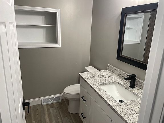 3rd image of 25 Birch Lake Dr