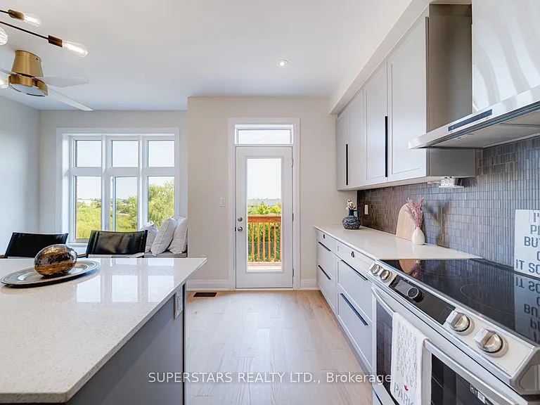 33 John Dallimore Dr — Photo 13