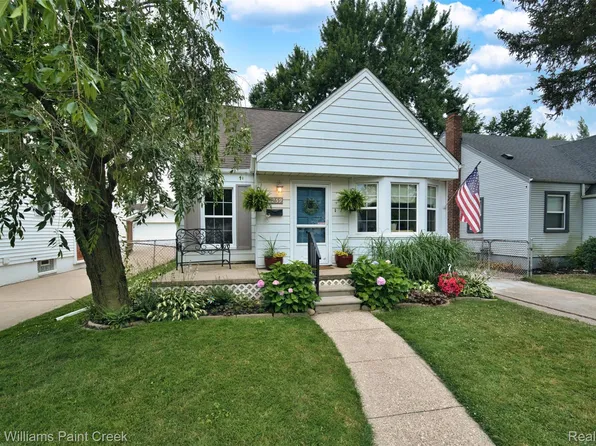 2259 Cambridge Rd, Berkley, MI 48072