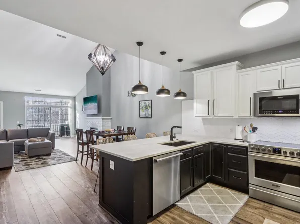 2060 Rainbow Lake LANE #227, West Bend, WI 53090