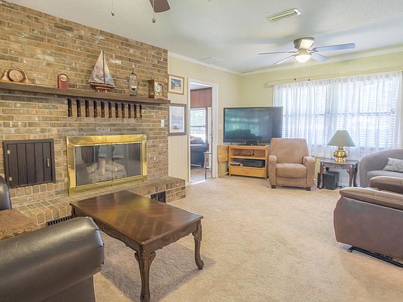 2nd image of 2652 Robin Hood Ln