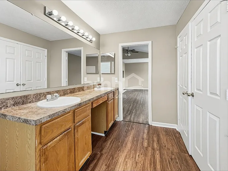 10827 Tanbark Dr — Photo 12