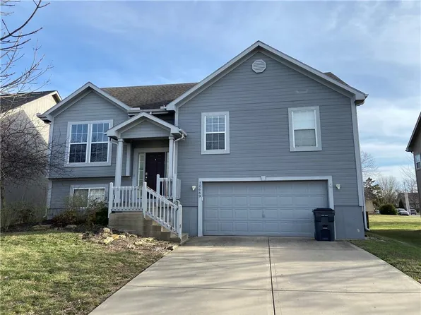 20669 W 124th Ter, Olathe, KS 66061