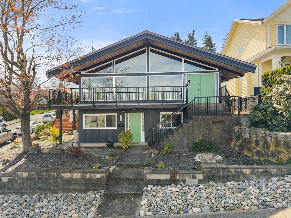 1st image of 822 Burnaby St