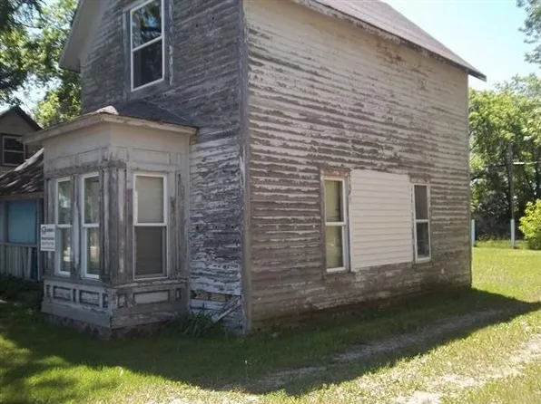 133 N Illinois Ave, Gaylord, MI 49735